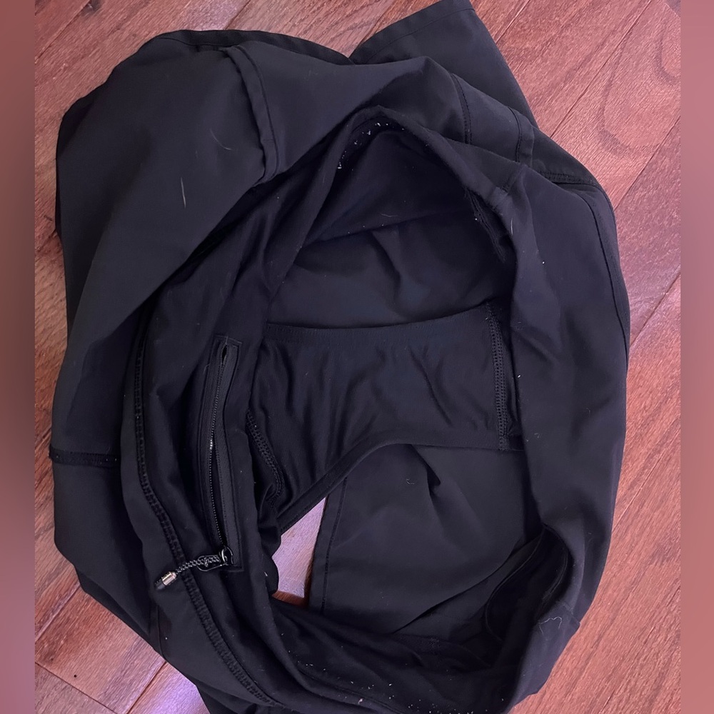 Lululemon speeds up shorts - Picture 2 of 5
